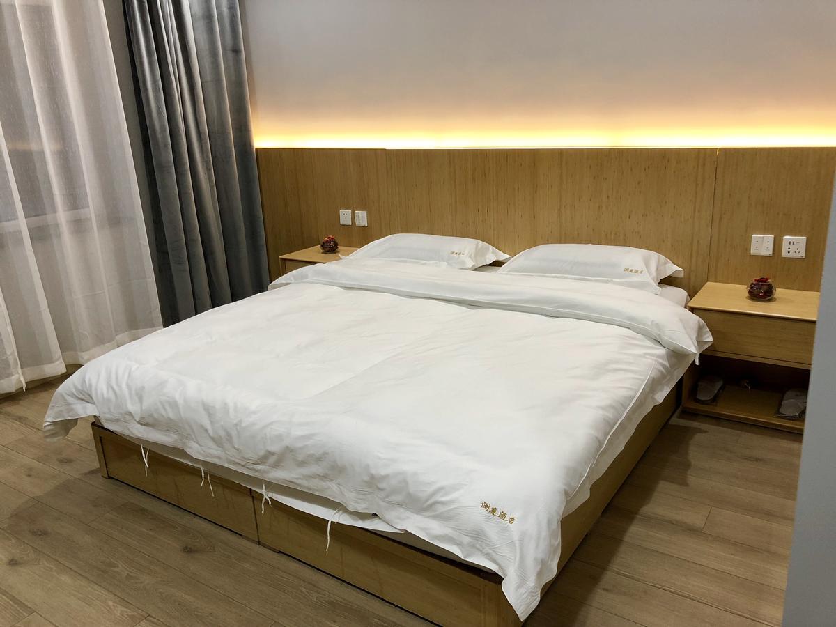 Lantern Hotel Hohhot Bagian luar foto