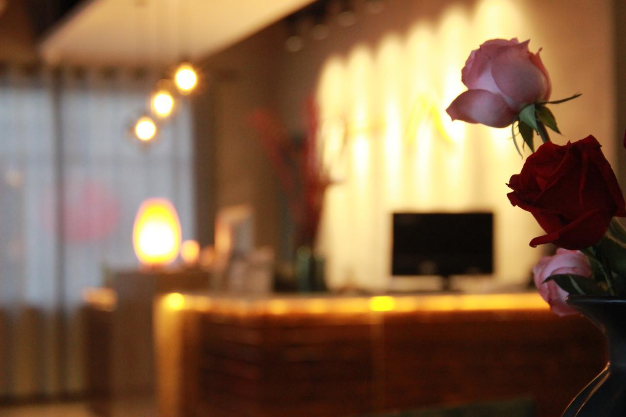 Lantern Hotel Hohhot Bagian luar foto