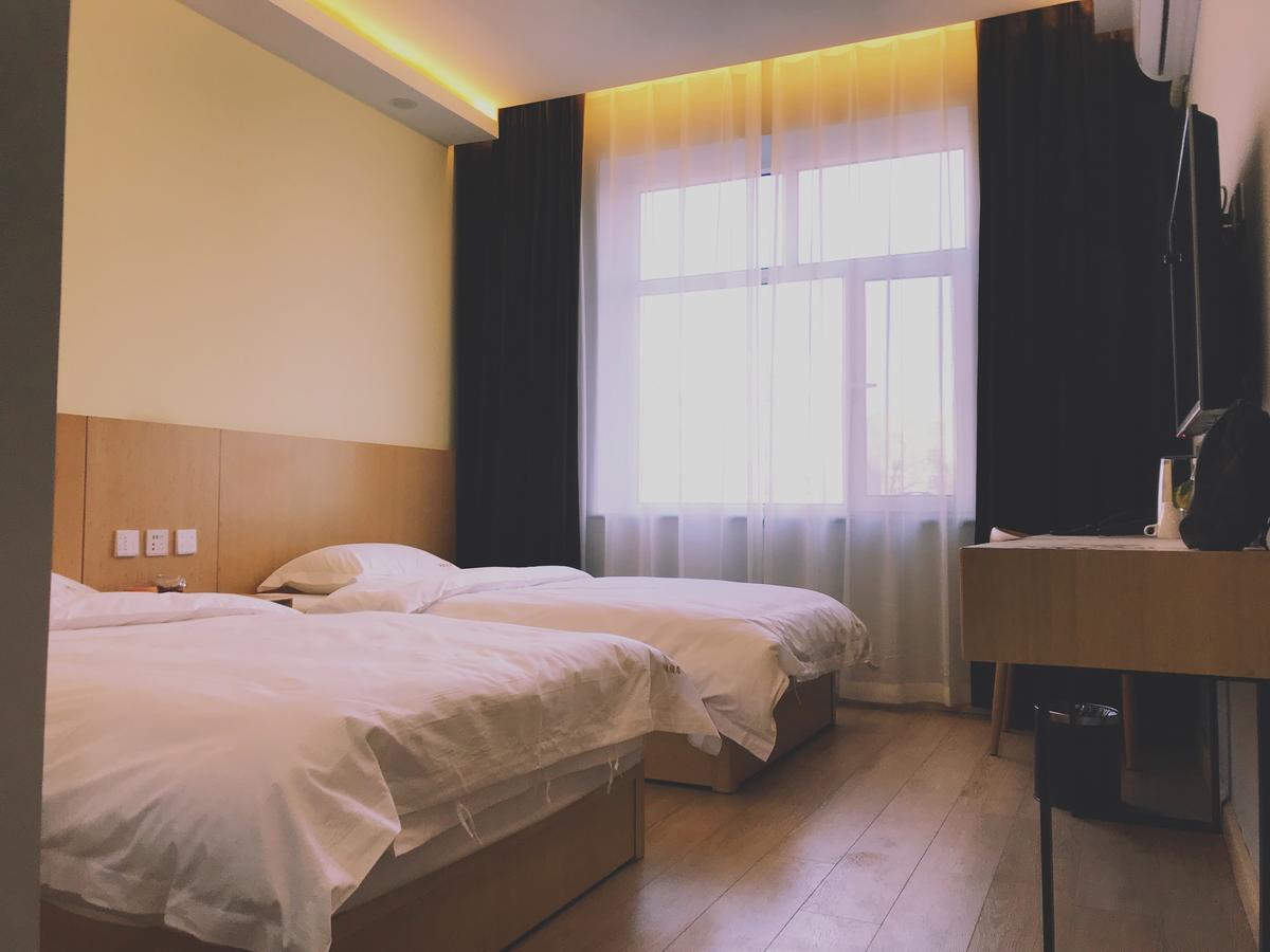 Lantern Hotel Hohhot Bagian luar foto