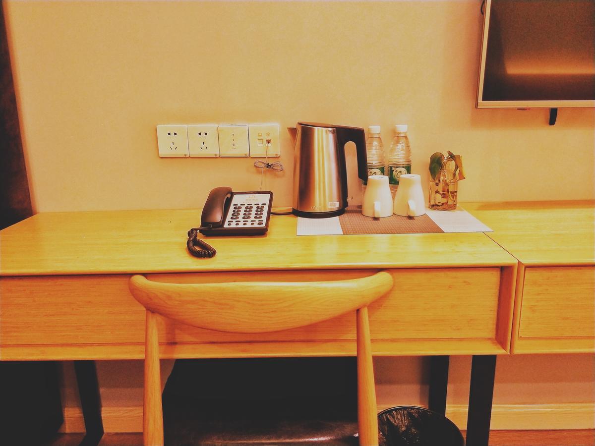 Lantern Hotel Hohhot Bagian luar foto