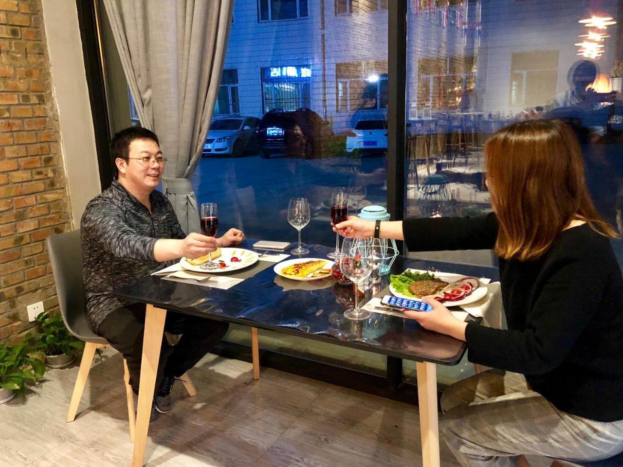 Lantern Hotel Hohhot Bagian luar foto