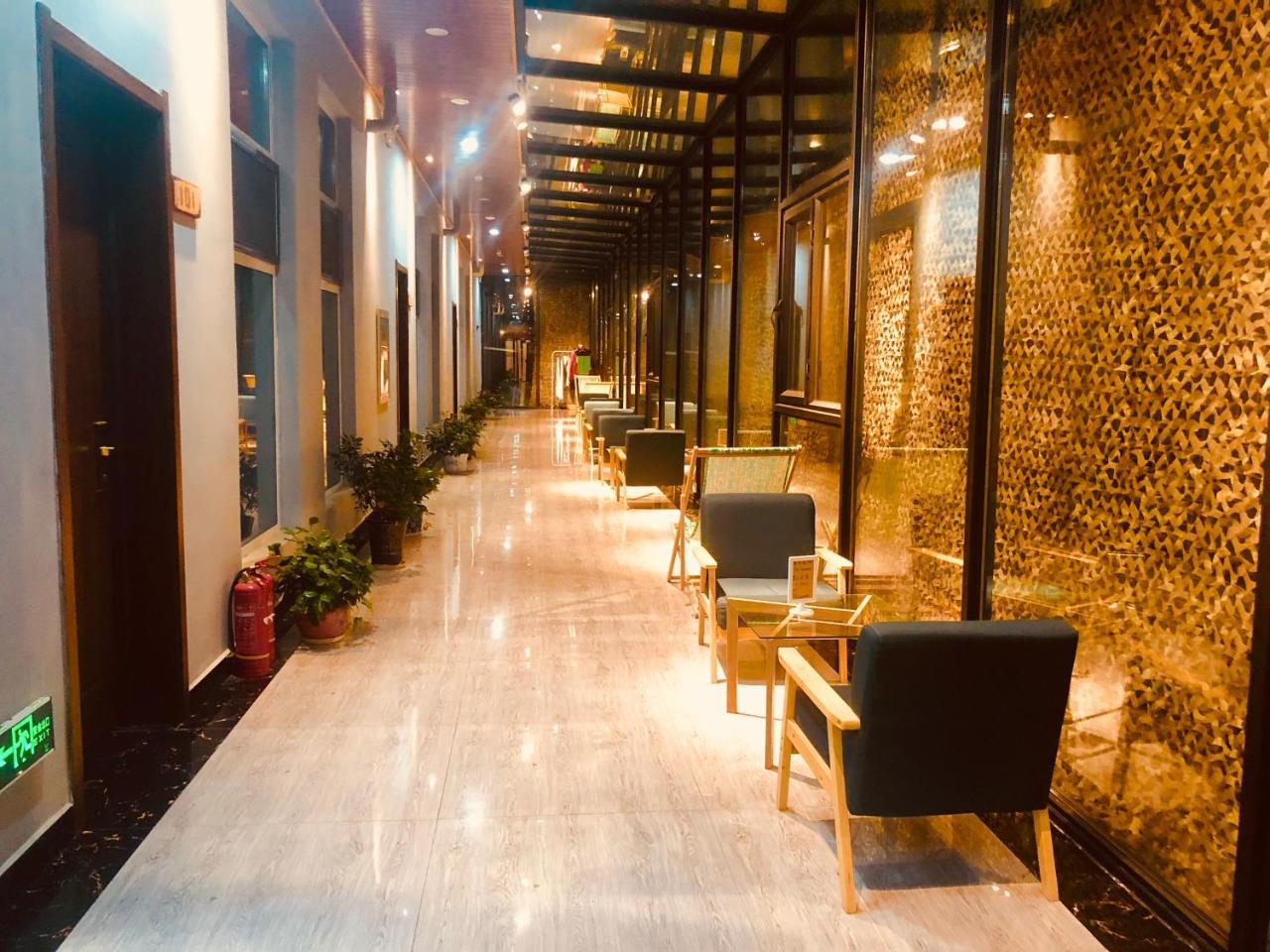 Lantern Hotel Hohhot Bagian luar foto